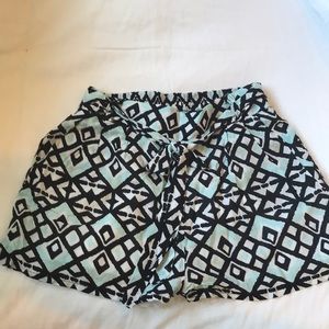 NWT geometric print shorts